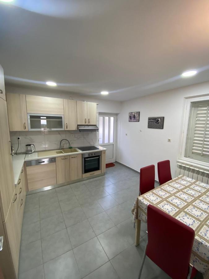 Fio's Guest house 4*