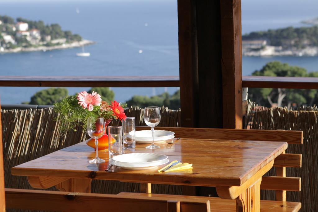 Fio's 4* Hvar Town