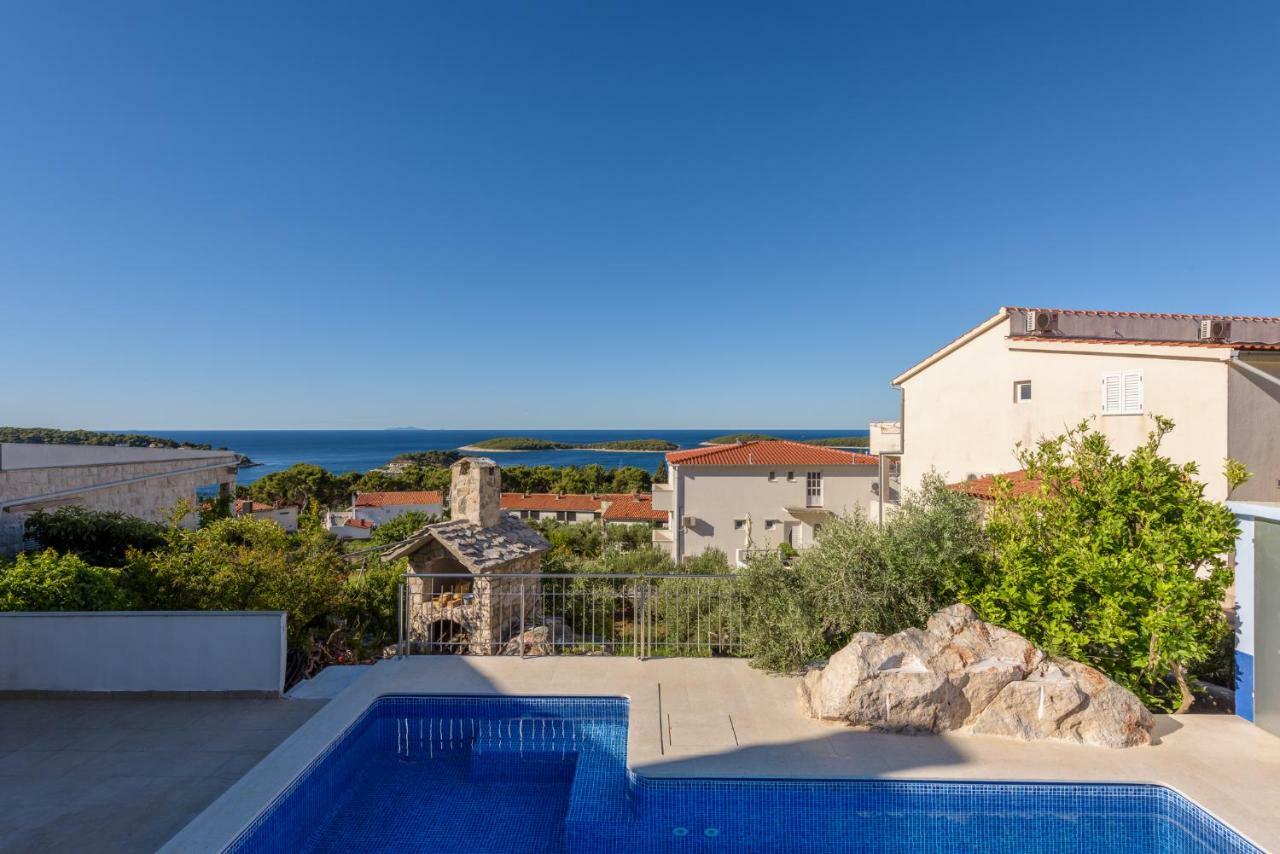 Fio's 4* Hvar Town